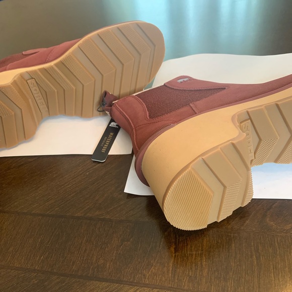 💫HP‼️💫 NWOB SOREL Hi-Line Chelsea Ankle Booties in Cranberry, Size 9.5 - Picture 7 of 8